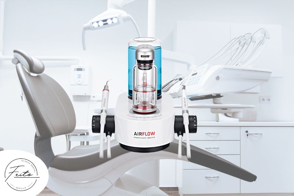 ¿En qué consiste la limpieza dental con airflow?